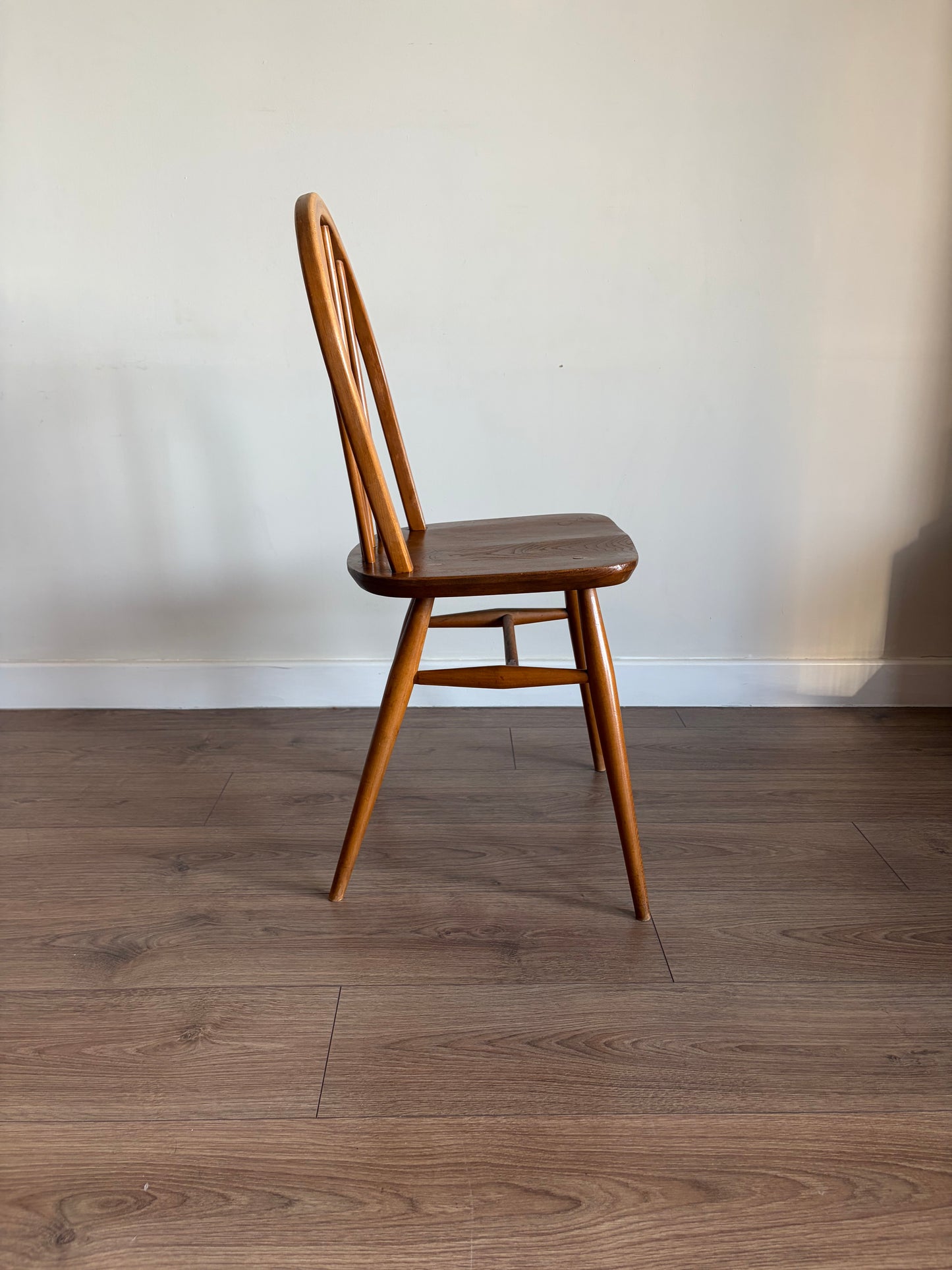 Four Ercol 400 Windsor Dining Chairs Excellent Condition Mid-Century Refurbished - Excellent Condition