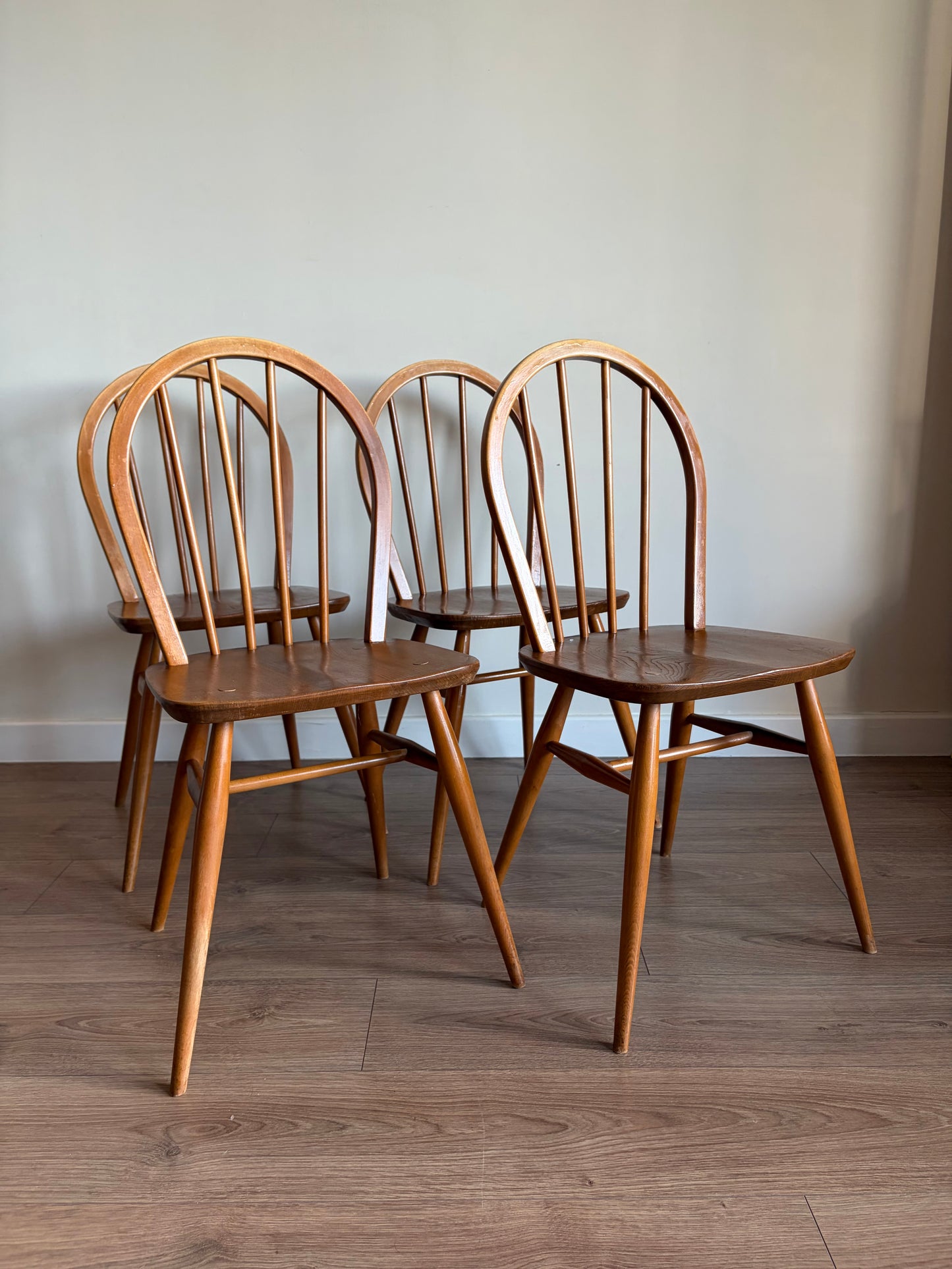 Four Ercol 400 Windsor Dining Chairs Excellent Condition Mid-Century Refurbished - Excellent Condition