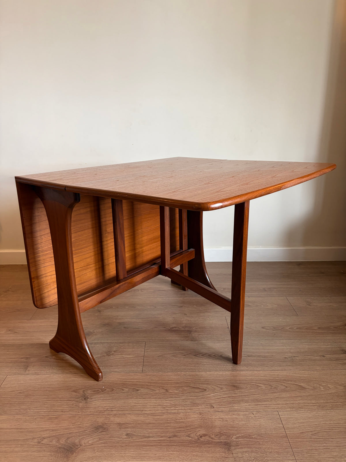 G-Plan Fresco Gate Leg Dining Table in Excellent Condition, Mid Century Modern Refurbished