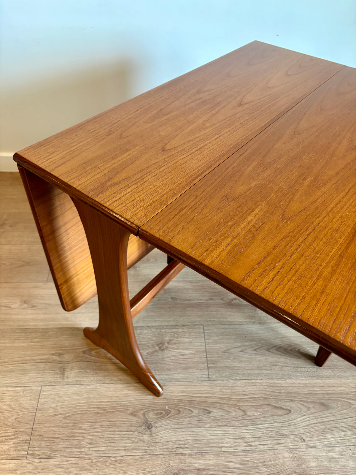 G-Plan Fresco Gate Leg Dining Table in Excellent Condition, Mid Century Modern Refurbished