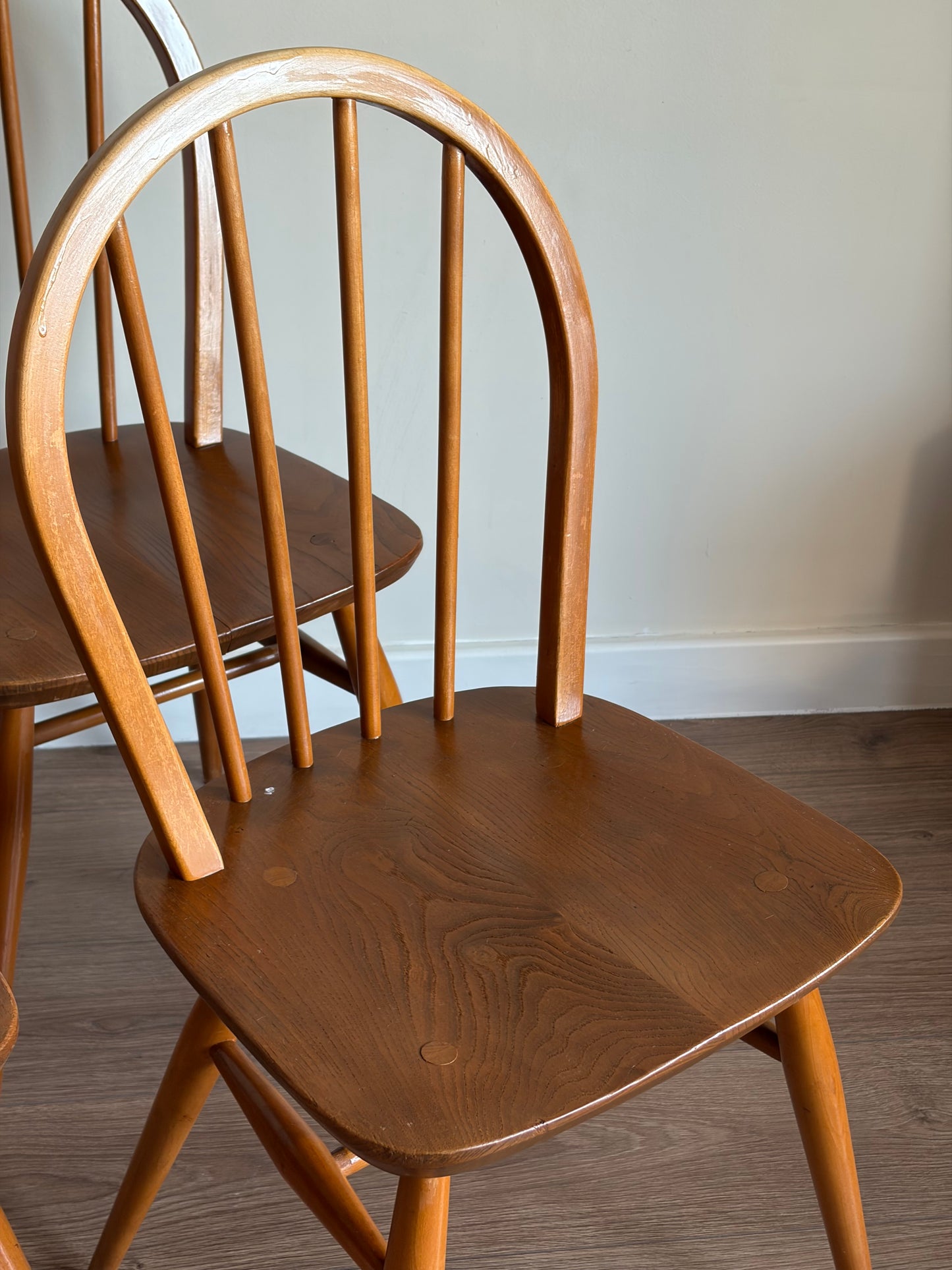 Four Ercol 400 Windsor Dining Chairs Excellent Condition Mid-Century Refurbished - Excellent Condition