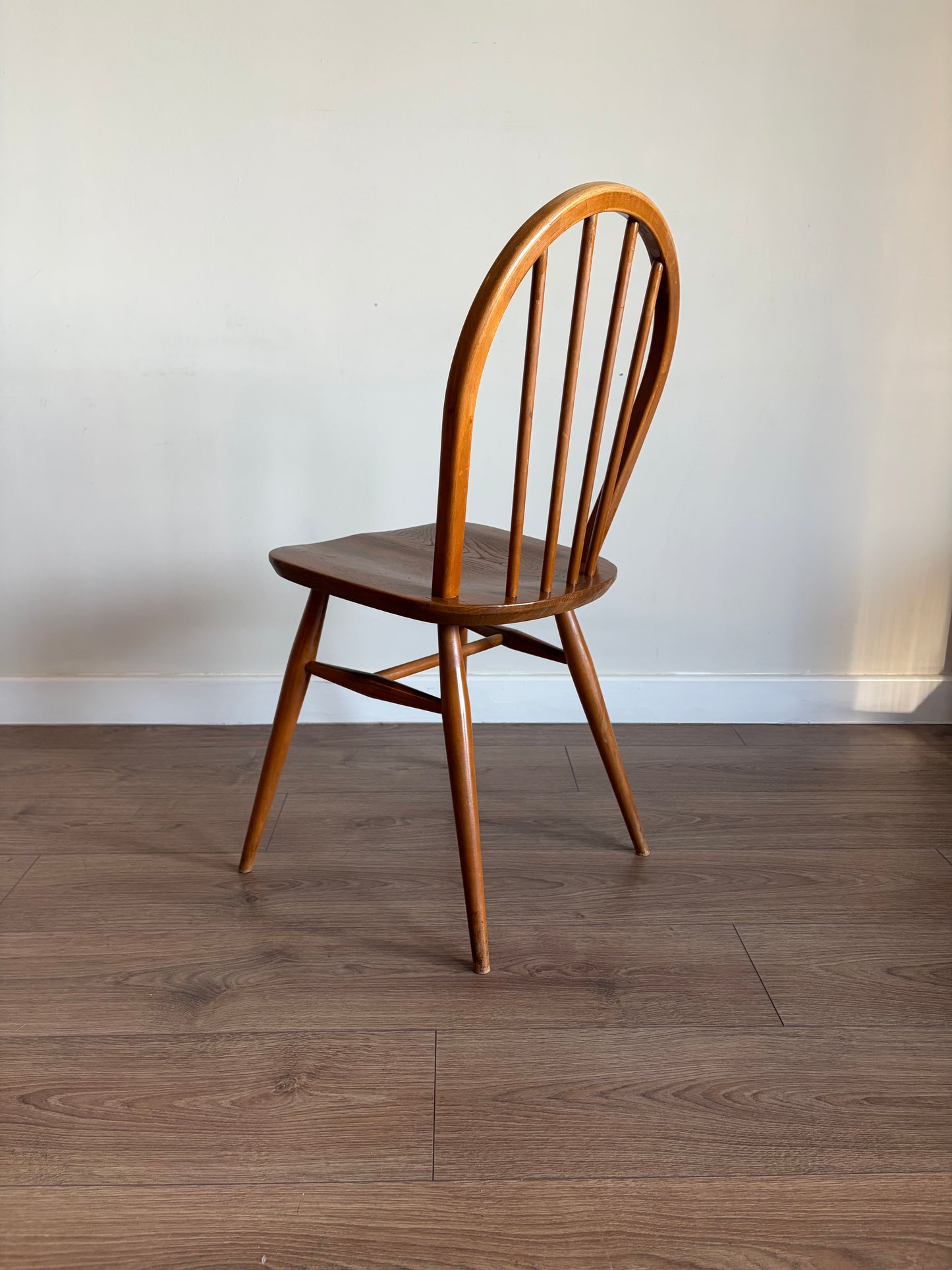 Four Ercol 400 Windsor Dining Chairs Excellent Condition Mid-Century Refurbished - Excellent Condition
