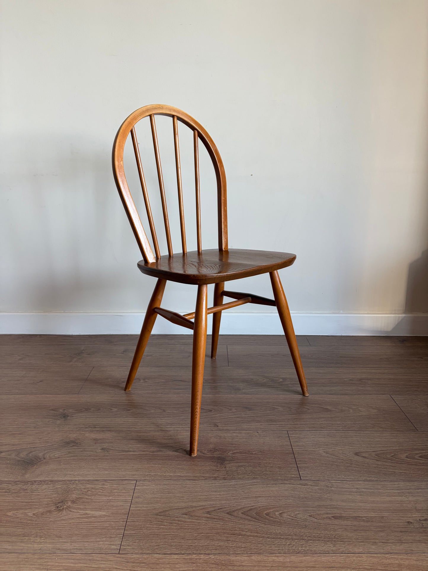 Four Ercol 400 Windsor Dining Chairs Excellent Condition Mid-Century Refurbished - Excellent Condition
