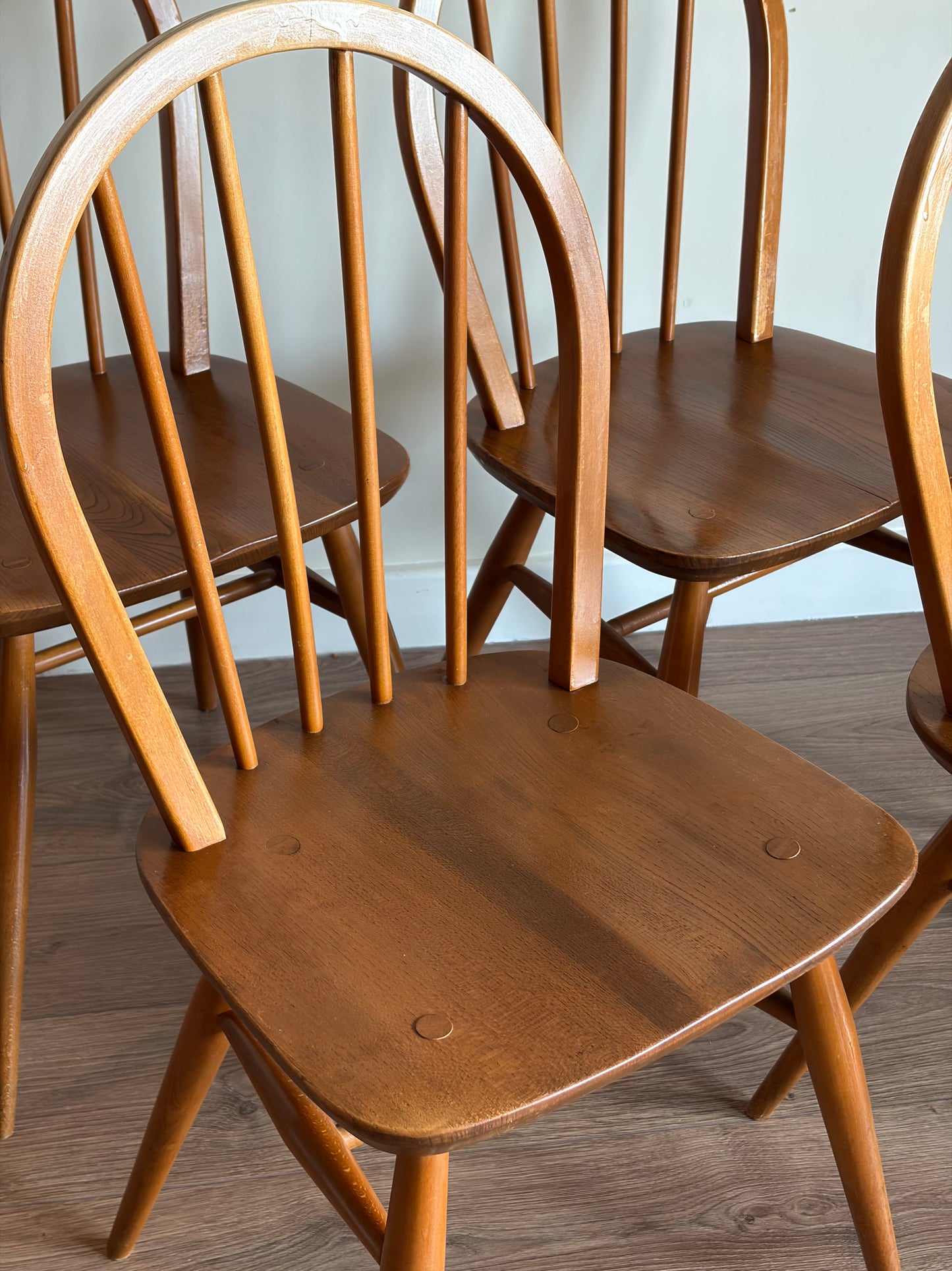 Four Ercol 400 Windsor Dining Chairs Excellent Condition Mid-Century Refurbished - Excellent Condition