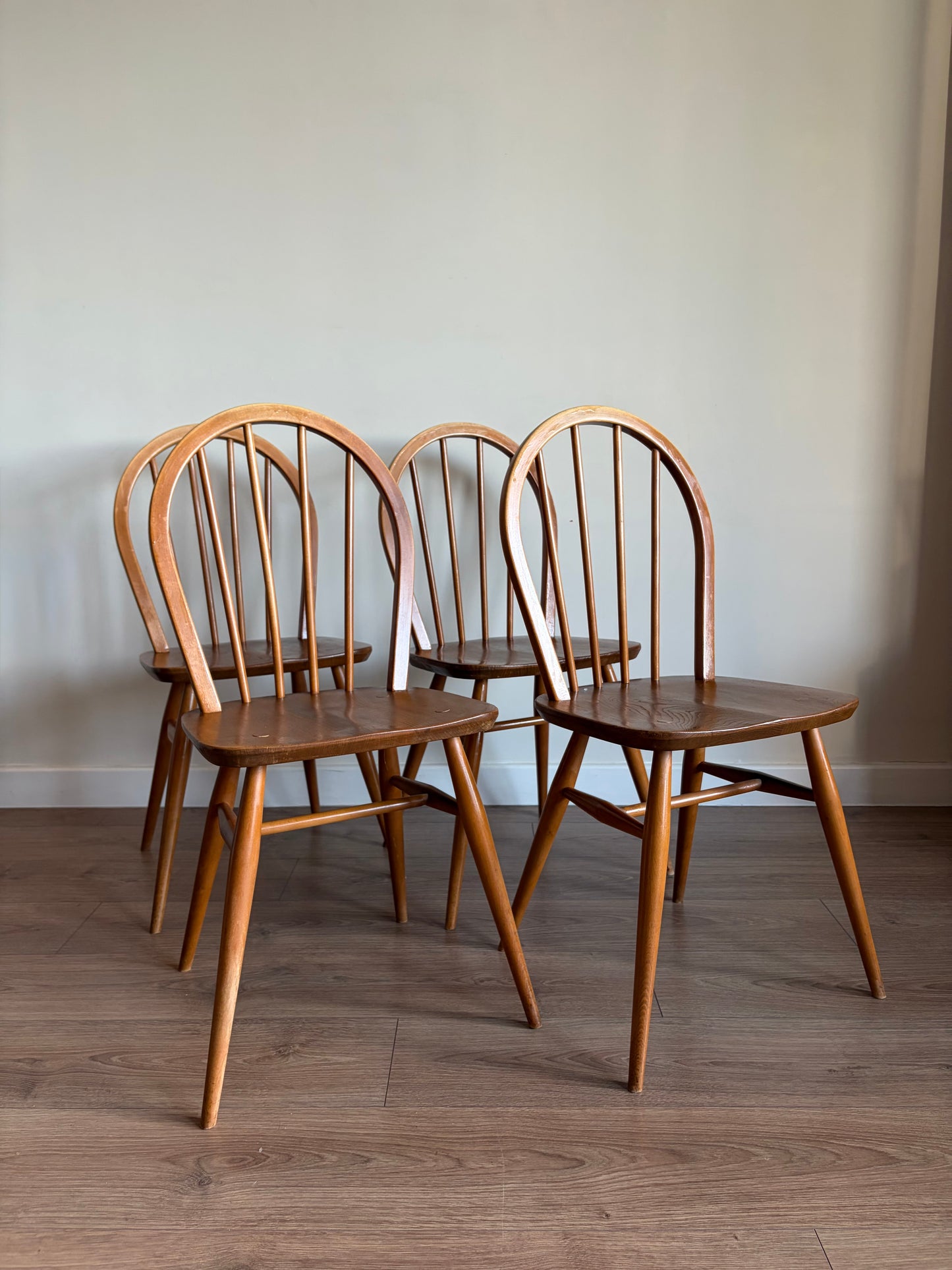 Four Ercol 400 Windsor Dining Chairs Excellent Condition Mid-Century Refurbished - Excellent Condition