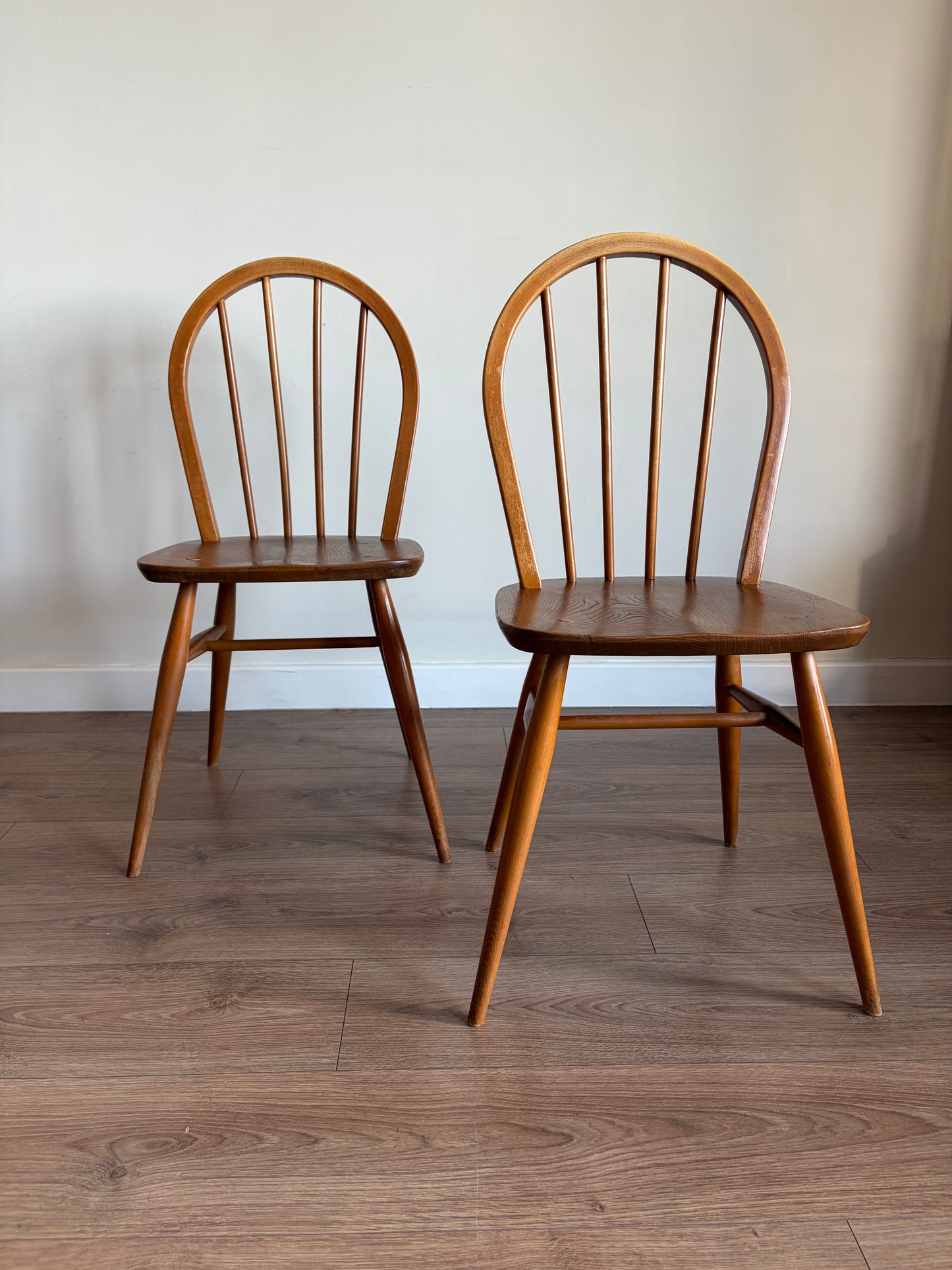 Four Ercol 400 Windsor Dining Chairs Excellent Condition Mid-Century Refurbished - Excellent Condition