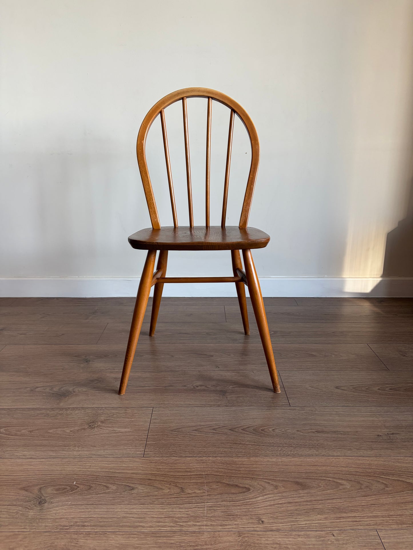 Four Ercol 400 Windsor Dining Chairs Excellent Condition Mid-Century Refurbished - Excellent Condition