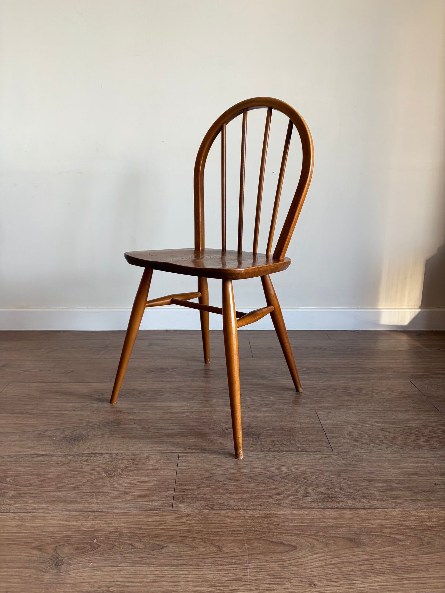 Four Ercol 400 Windsor Dining Chairs Excellent Condition Mid-Century Refurbished - Excellent Condition