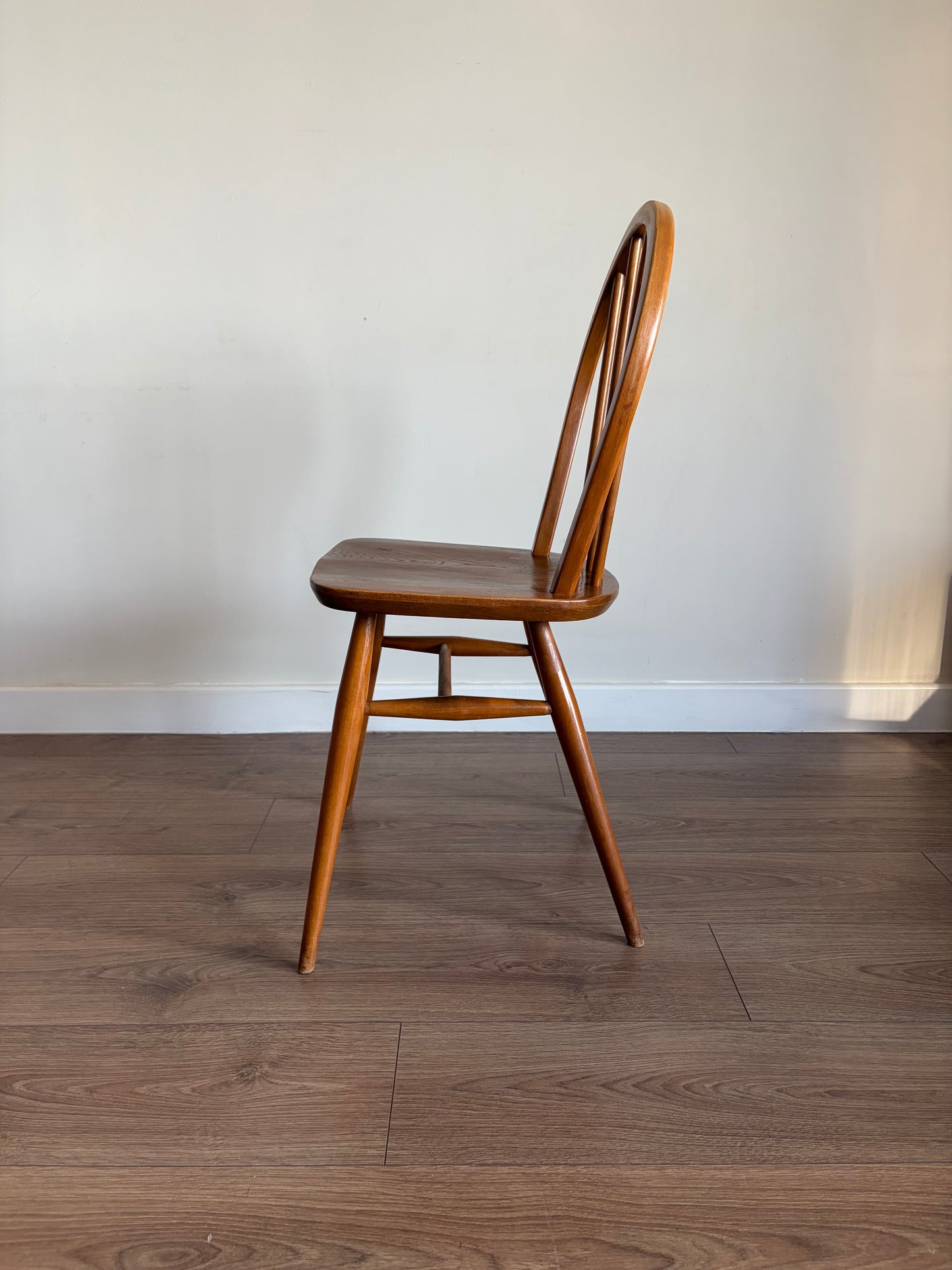 Four Ercol 400 Windsor Dining Chairs Excellent Condition Mid-Century Refurbished - Excellent Condition