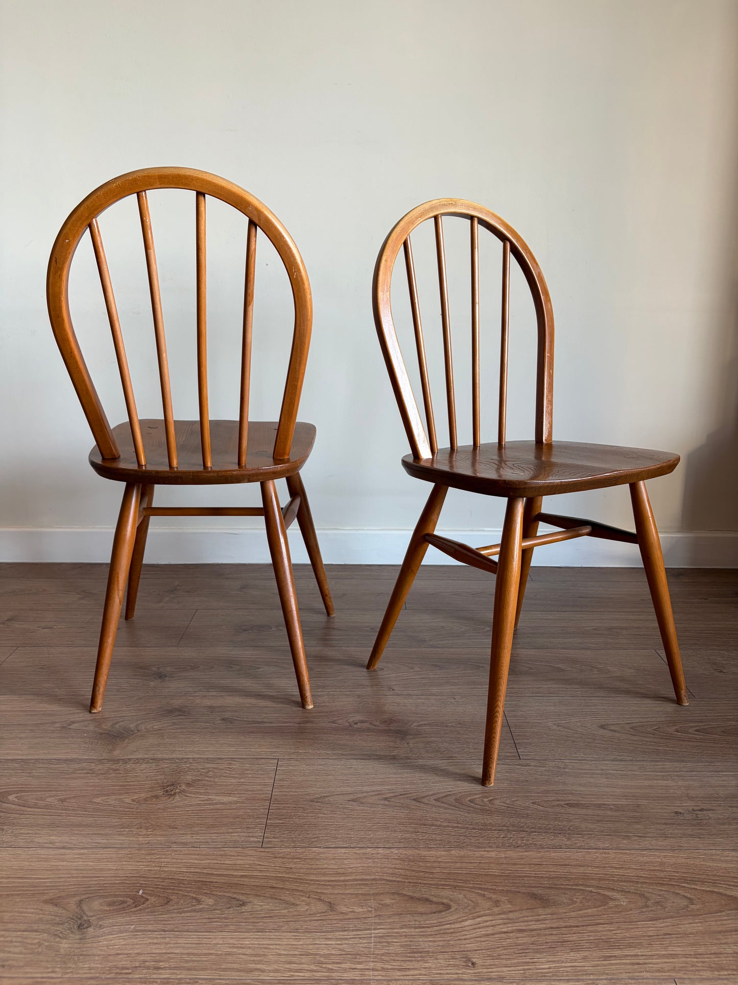 Four Ercol 400 Windsor Dining Chairs Excellent Condition Mid-Century Refurbished - Excellent Condition