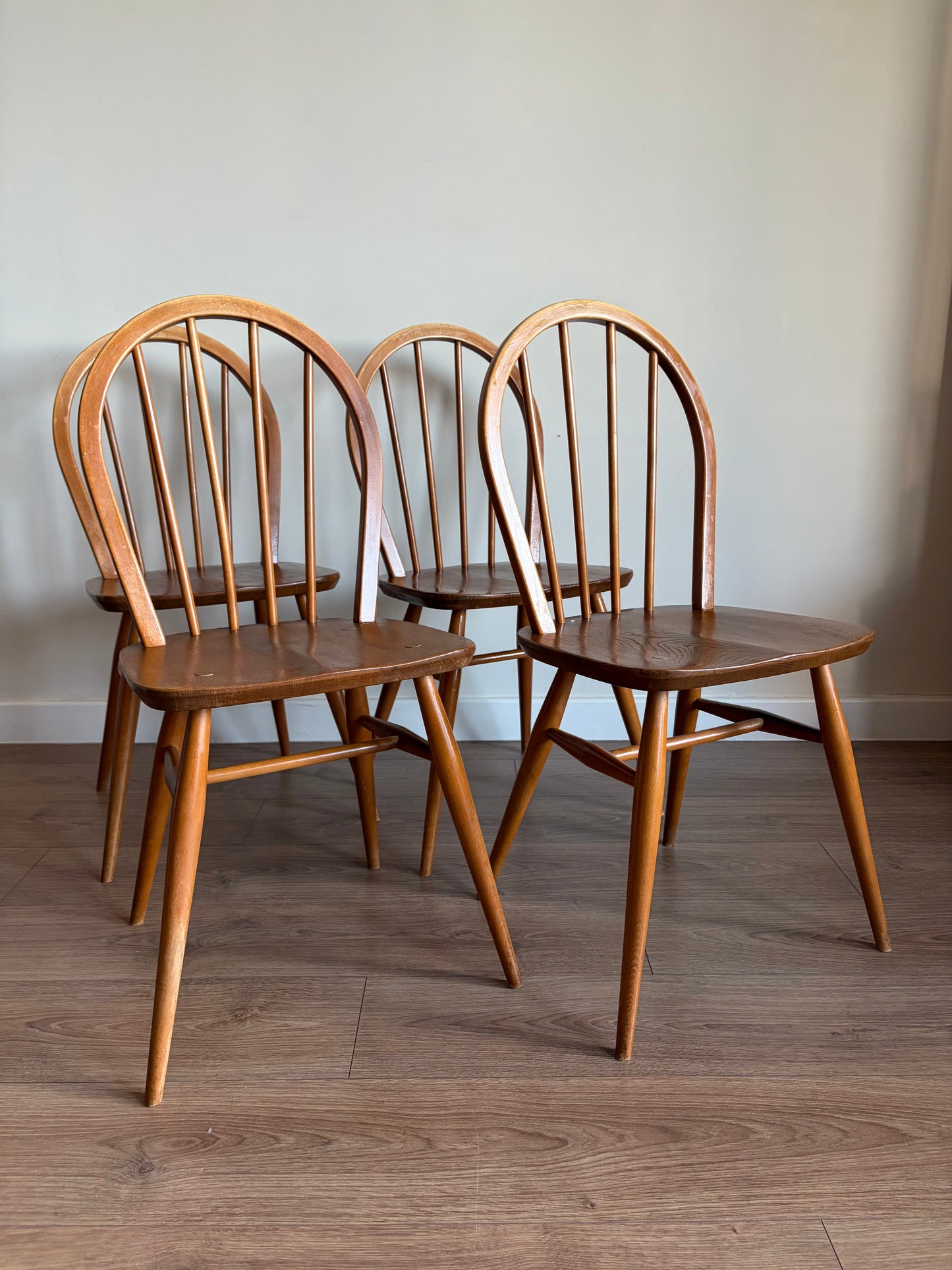 Four Ercol 400 Windsor Dining Chairs Excellent Condition Mid-Century Refurbished - Excellent Condition